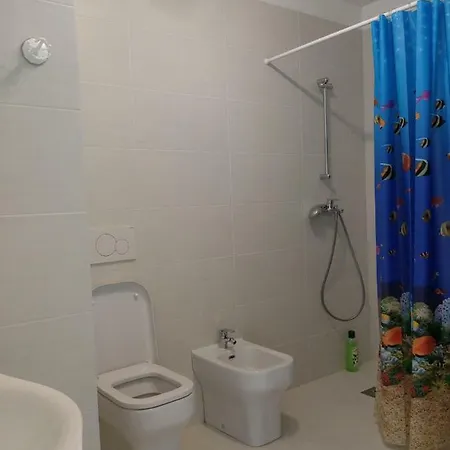 Grapes With A Bedroom דירה איזולה